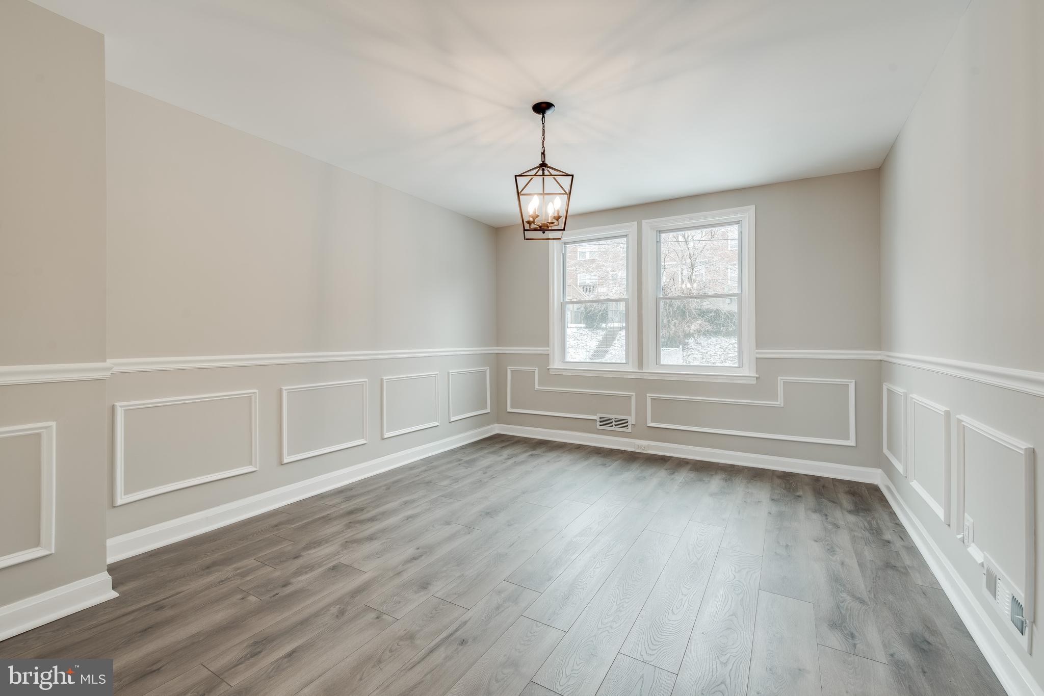 6162 Regent Park Road Baltimore, MD 21228 - Photo 4 of 36