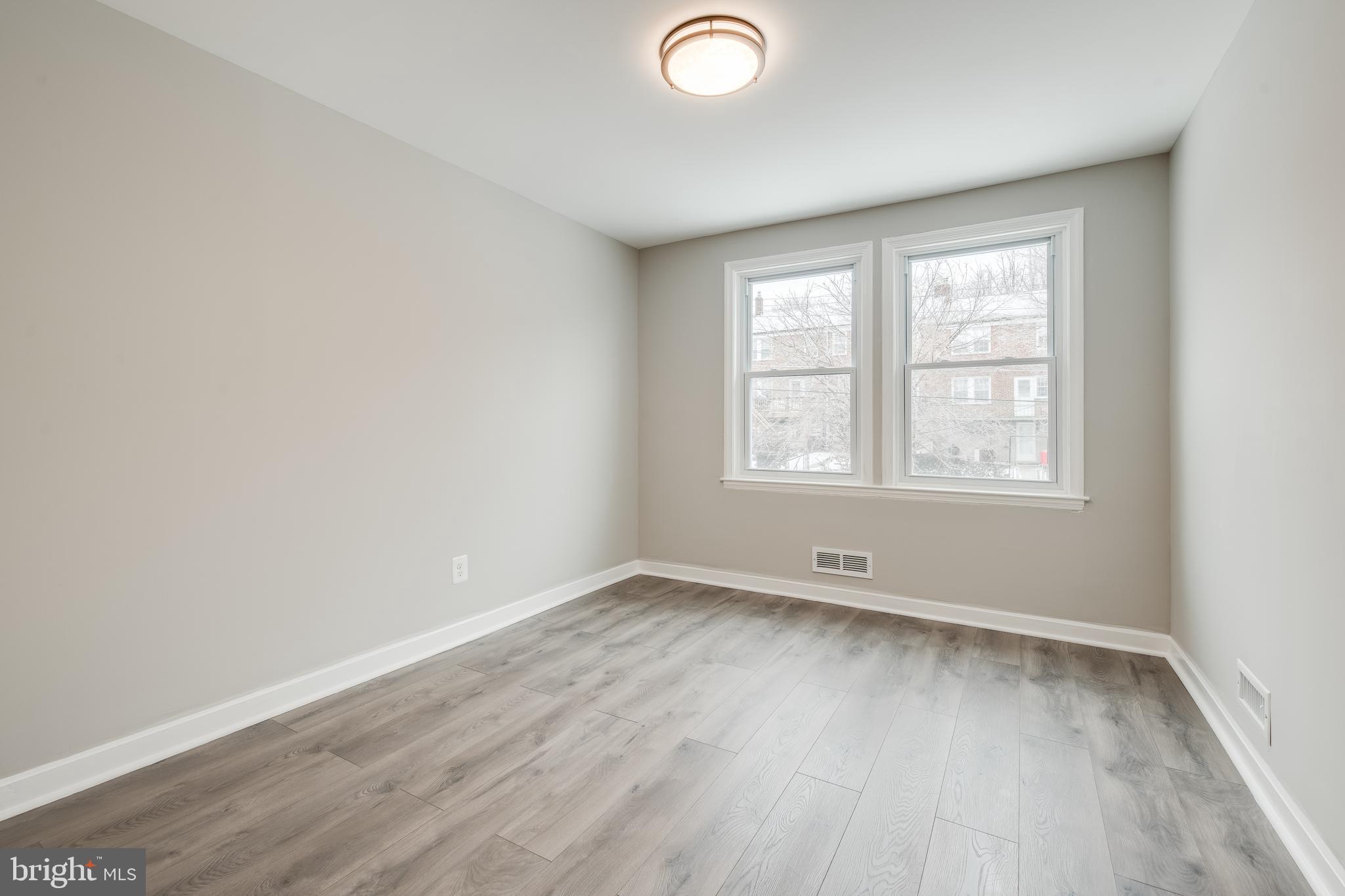 6162 Regent Park Road Baltimore, MD 21228 - Photo 33 of 36