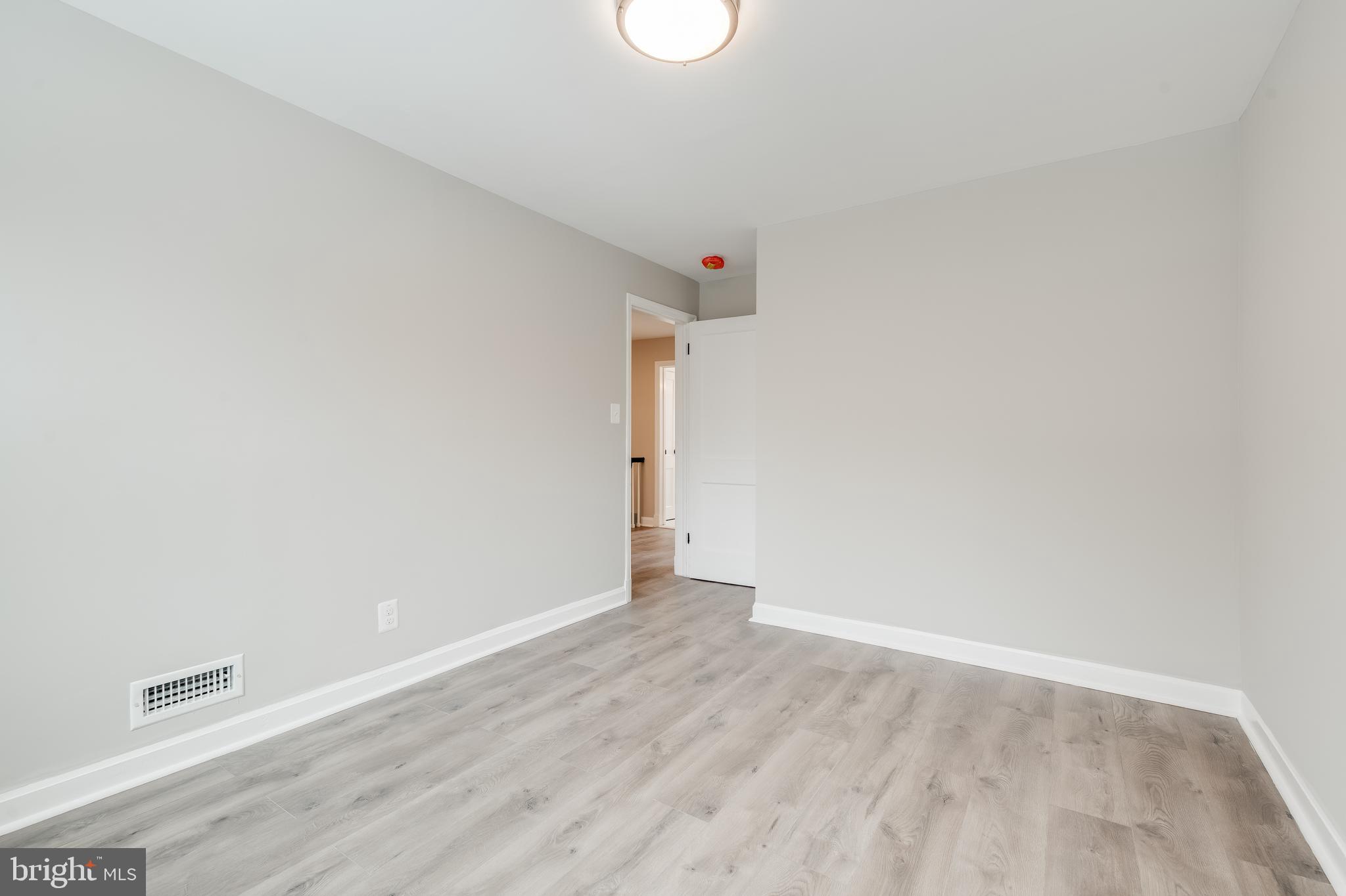 6162 Regent Park Road Baltimore, MD 21228 - Photo 34 of 36