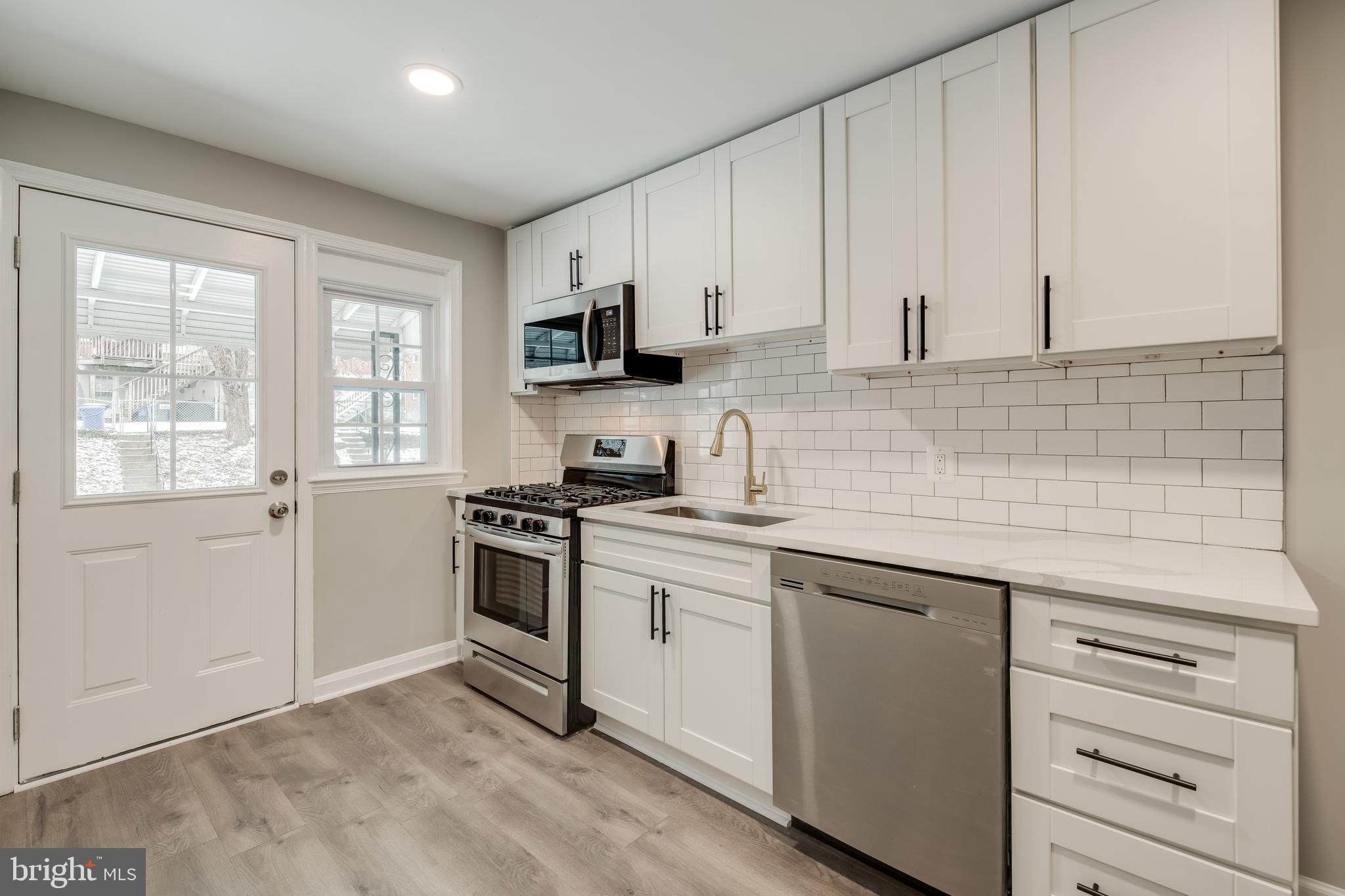 6162 Regent Park Road Baltimore, MD 21228 - Photo 7 of 36