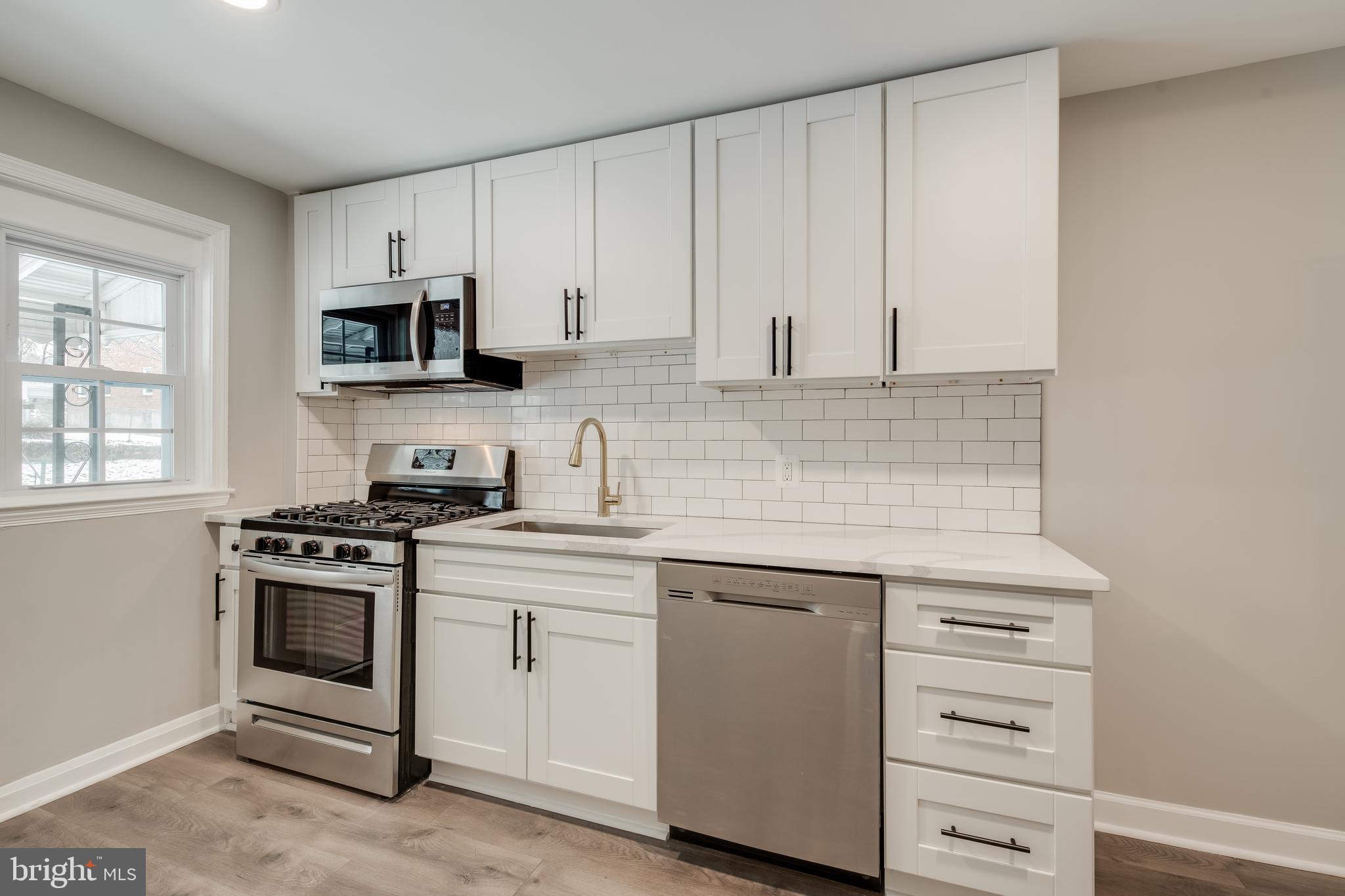 6162 Regent Park Road Baltimore, MD 21228 - Photo 8 of 36