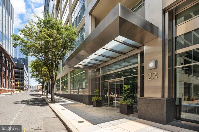 $379,900 | 23 South 23rd Street, Unit 2L, Philadelphia, PA 19103