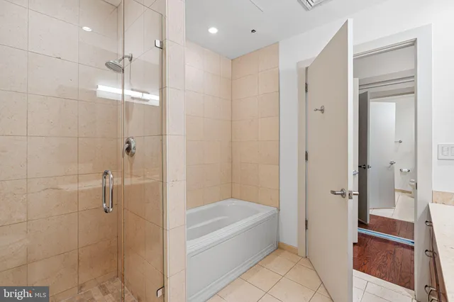 $379,900 | 23 South 23rd Street, Unit 2L, Philadelphia, PA 19103