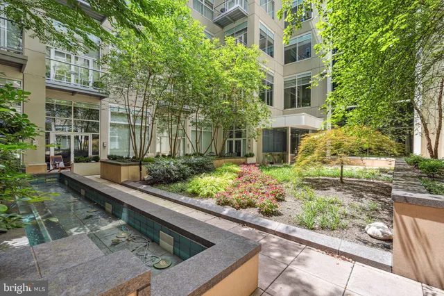 $379,900 | 23 South 23rd Street, Unit 2L, Philadelphia, PA 19103