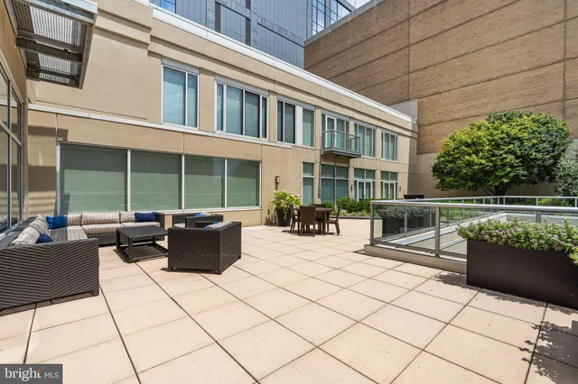 $379,900 | 23 South 23rd Street, Unit 2L, Philadelphia, PA 19103