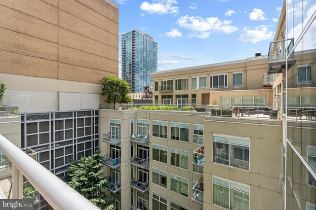 $379,900 | 23 South 23rd Street, Unit 2L, Philadelphia, PA 19103