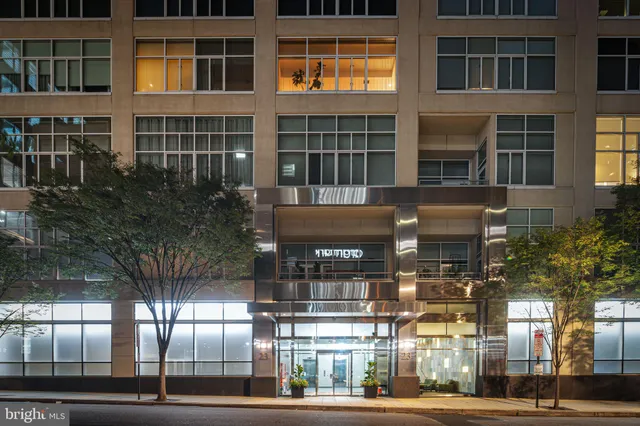 $379,900 | 23 South 23rd Street, Unit 2L, Philadelphia, PA 19103