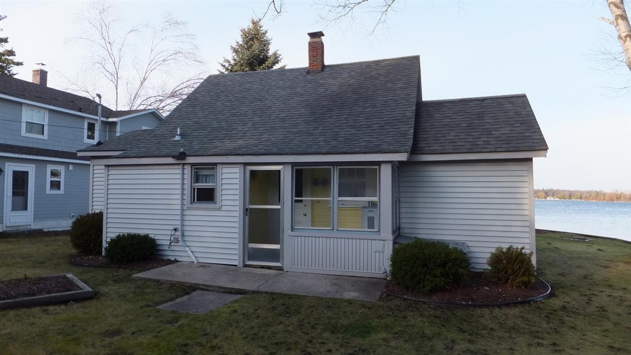 8530 Bay Point Road Beulah, MI 49617 - Photo 6 of 27 1810221-5.JPG