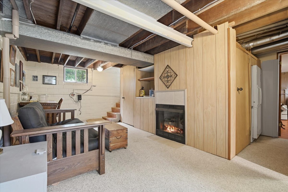 2322 Washington Road Bloomington, IL 61705 - Photo 18 of 32 Gallery Image 18