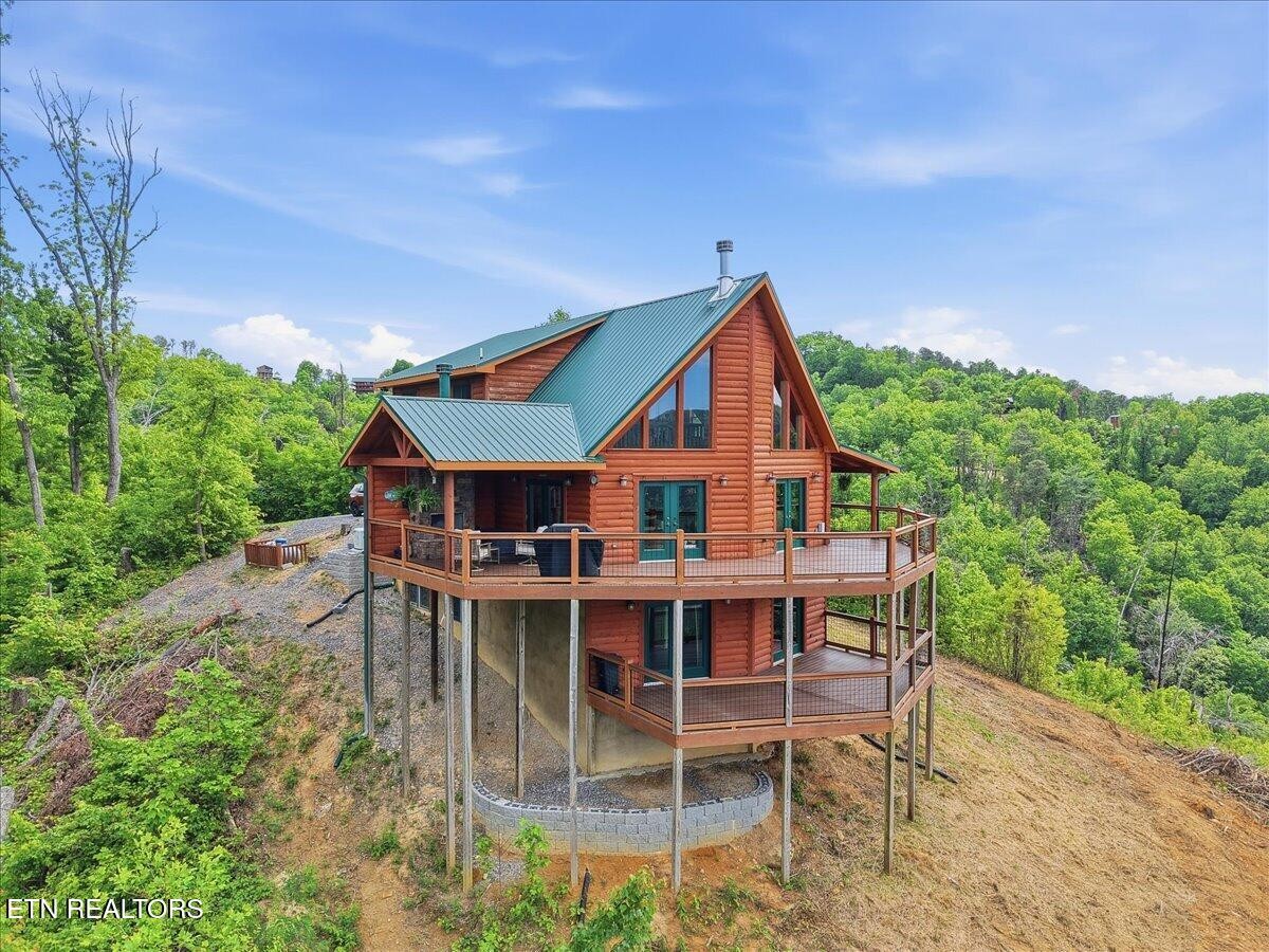 2266 Lone Ridge Drive Sevierville, TN 37862 - Photo 4 of 49 Gallery Image 4