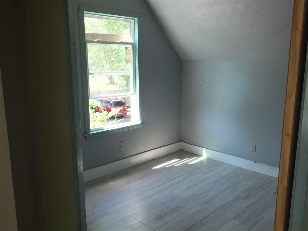 241 Tyler Street Springfield, MA 01109 - Photo 11 of 23