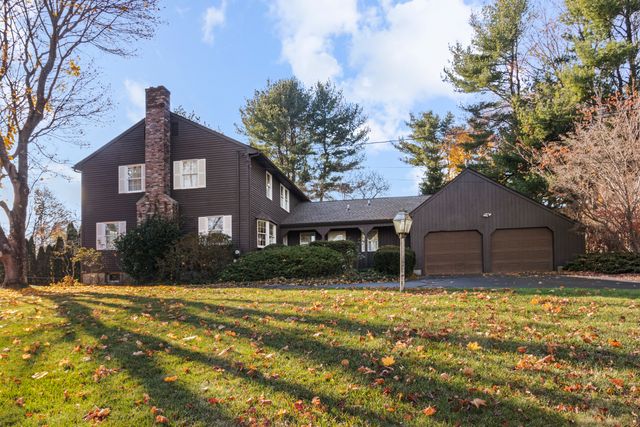 $780,000 | 162 Christian Circle, Orange, CT 06477