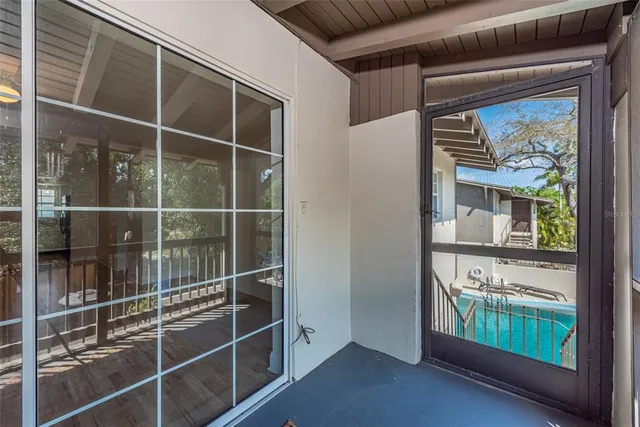 $1,950 | 6042 1st Avenue South, Unit 31, St. Petersburg, FL 33707