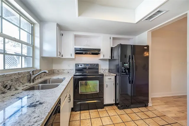 $1,950 | 6042 1st Avenue South, Unit 31, St. Petersburg, FL 33707