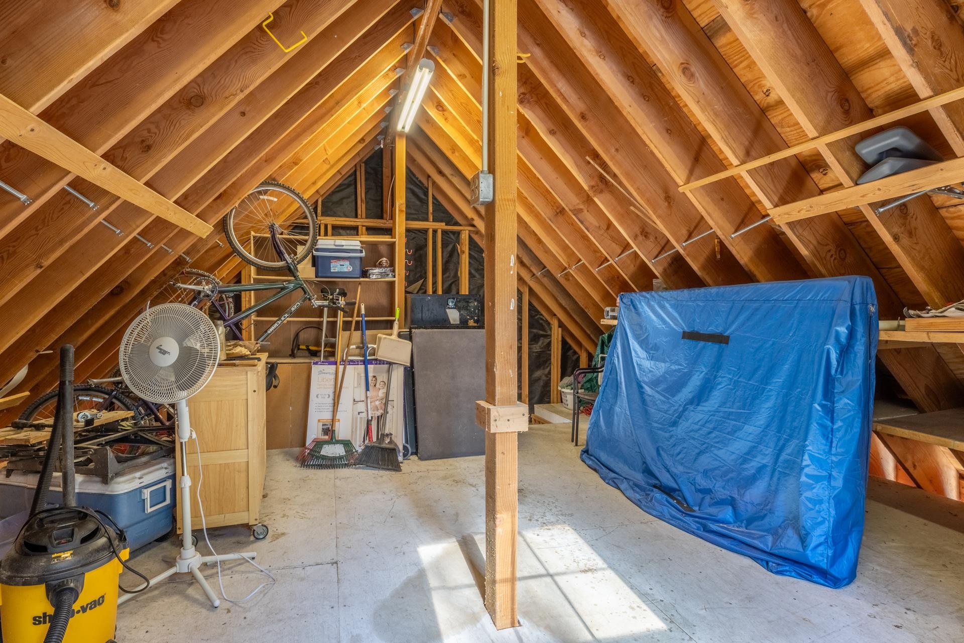64 Mill Street Mammoth Lakes, CA 93546 - Photo 21 of 27 Deck with view of wooded area