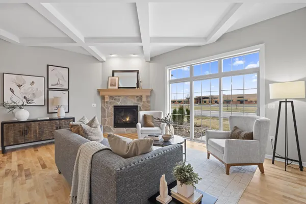 $899,900 | N106W6590 Stone Lake Circle, Unit 10, Cedarburg, WI 53012