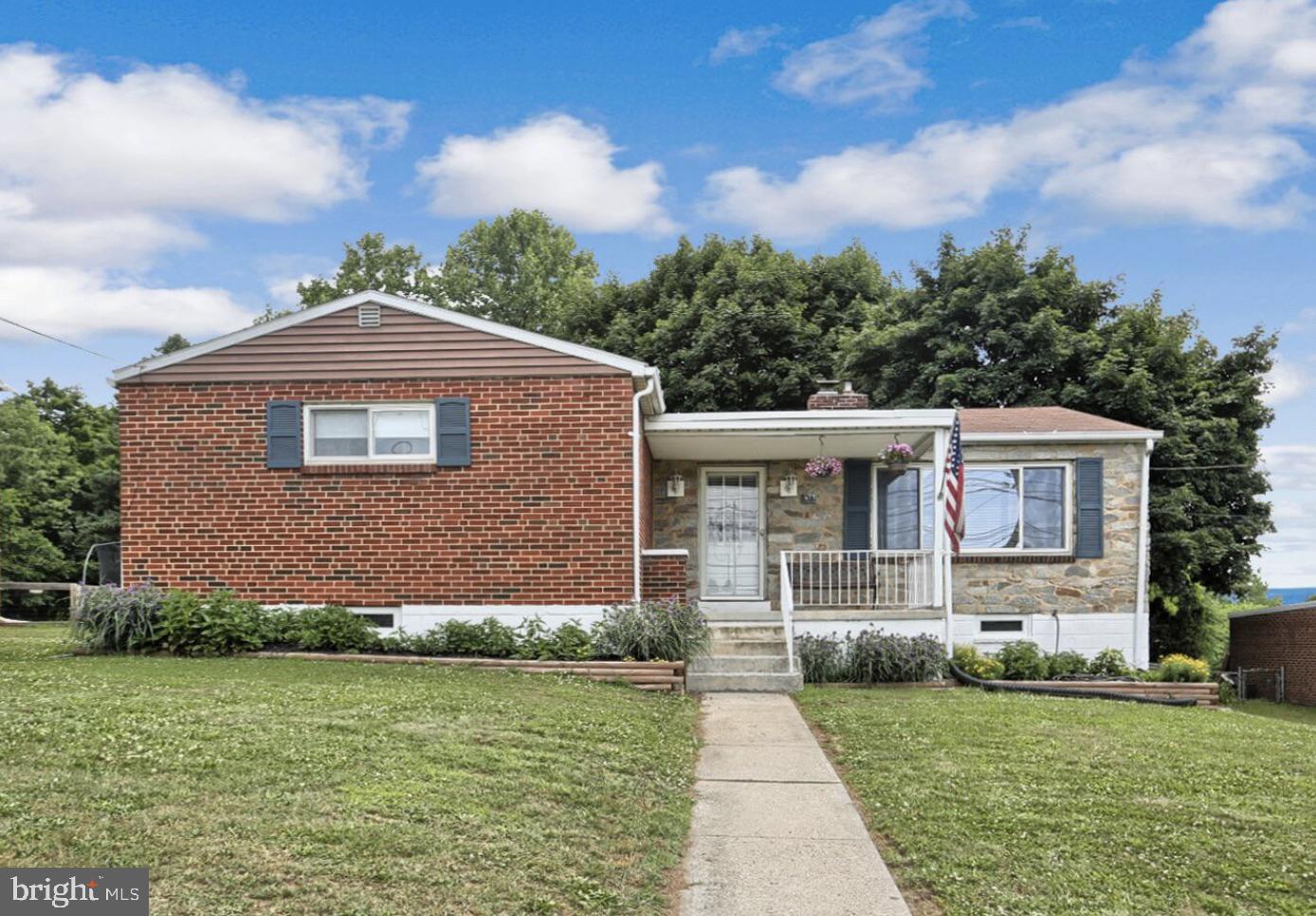 411 Colonial Road Harrisburg, PA 17109 - Photo 1 of 25 Gallery Image 1