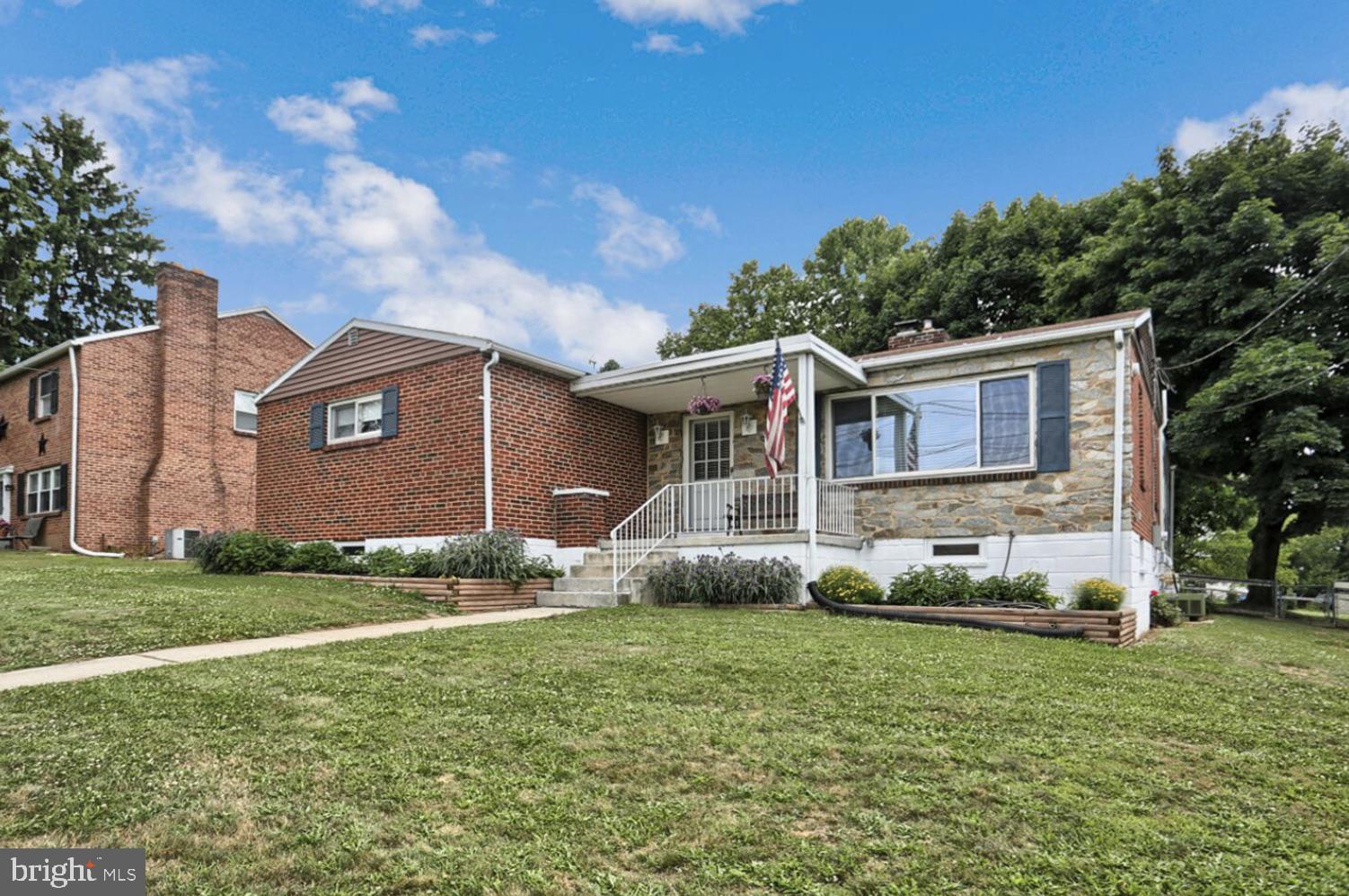 411 Colonial Road Harrisburg, PA 17109 - Photo 2 of 25 Gallery Image 2