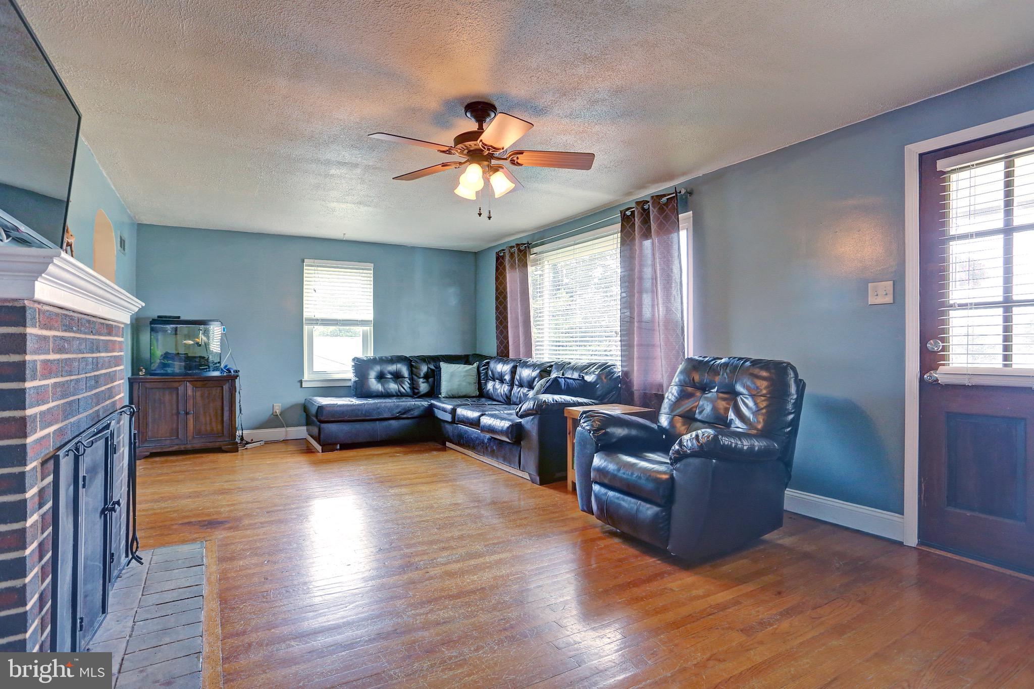 411 Colonial Road Harrisburg, PA 17109 - Photo 11 of 25 Gallery Image 11