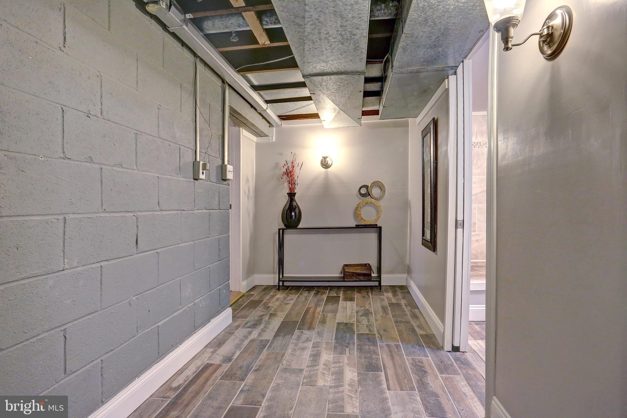 411 Colonial Road Harrisburg, PA 17109 - Photo 20 of 25 Gallery Image 20