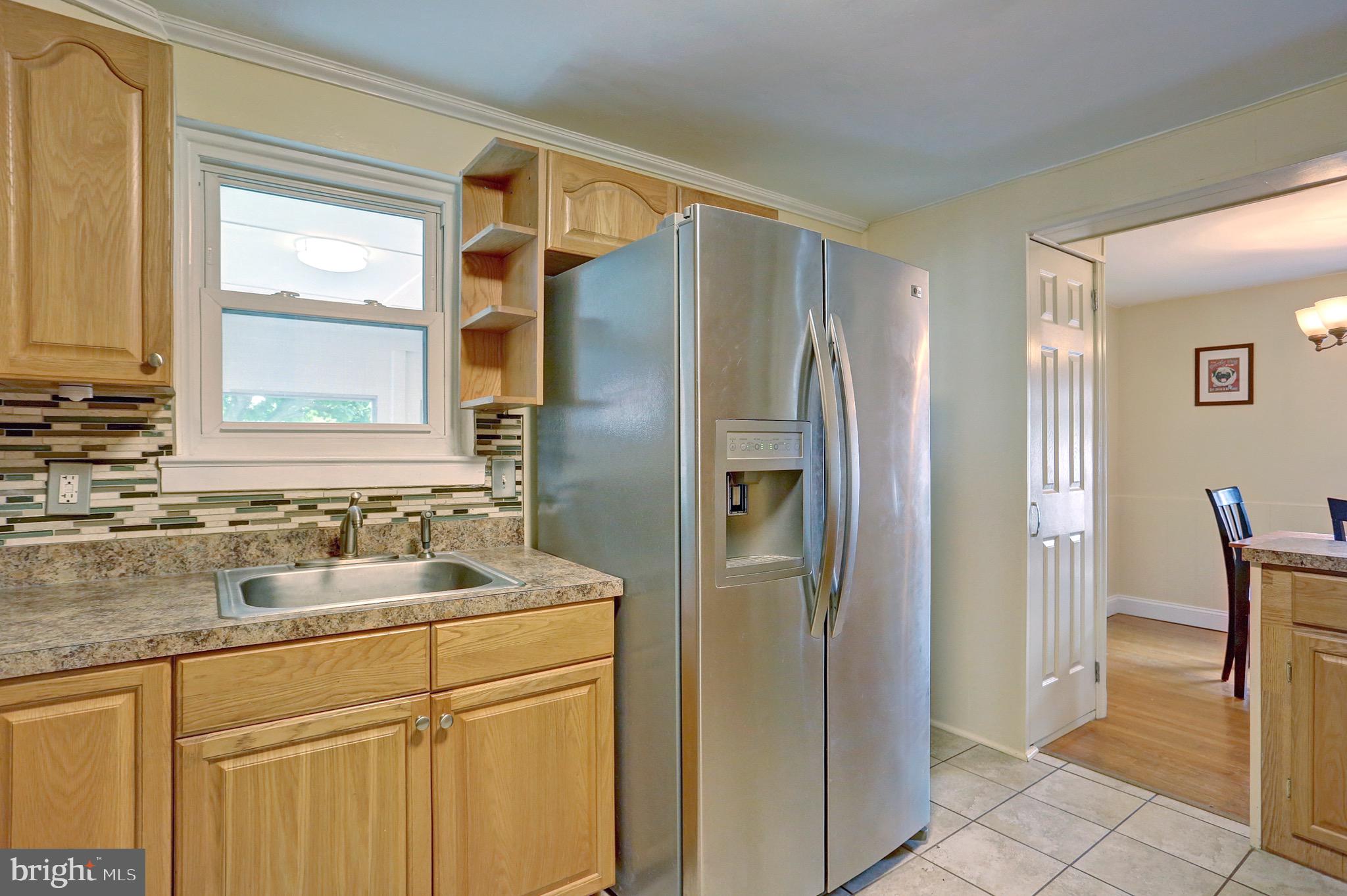 411 Colonial Road Harrisburg, PA 17109 - Photo 5 of 25 Gallery Image 5