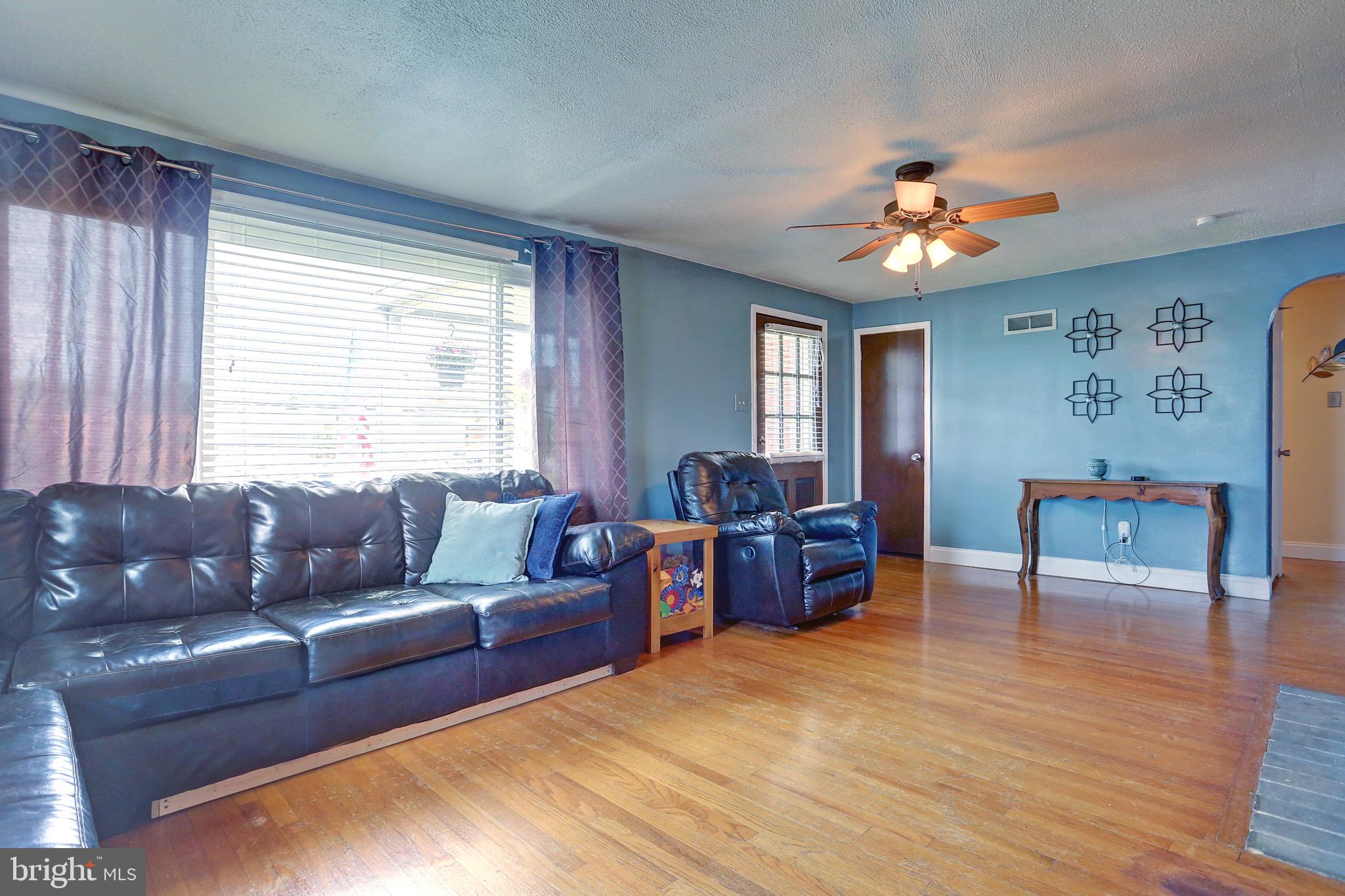 411 Colonial Road Harrisburg, PA 17109 - Photo 9 of 25 Gallery Image 9