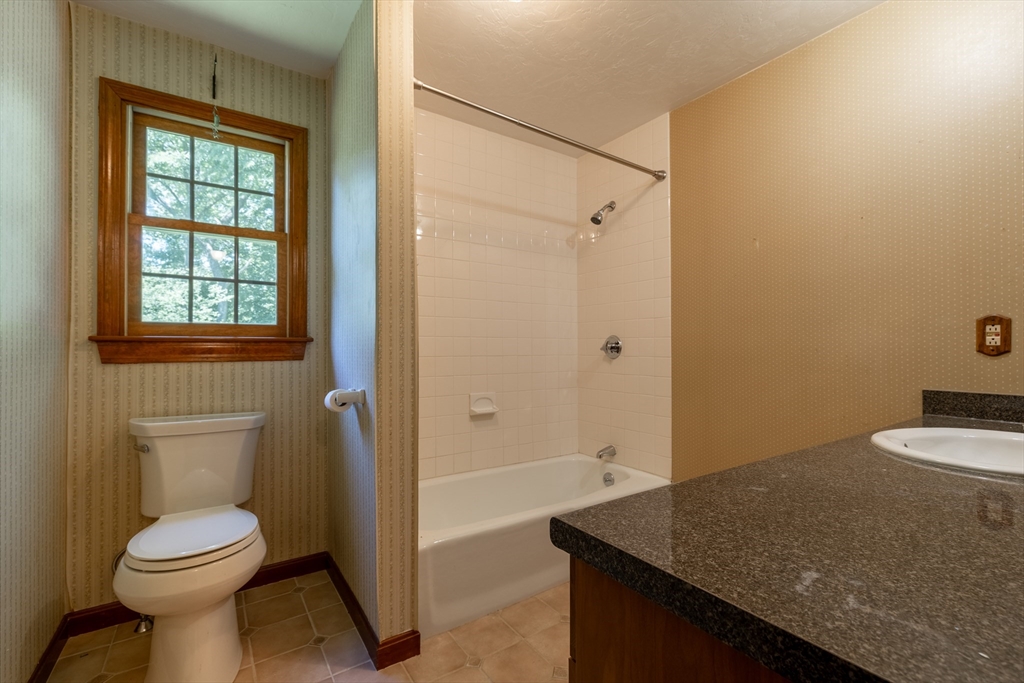 322 Spring Street Shrewsbury, MA 01545 - Photo 19 of 26