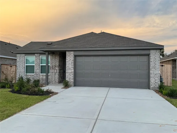 $2,000 | 16510 Ithaca Pheasant Drive, New Caney, TX 77357