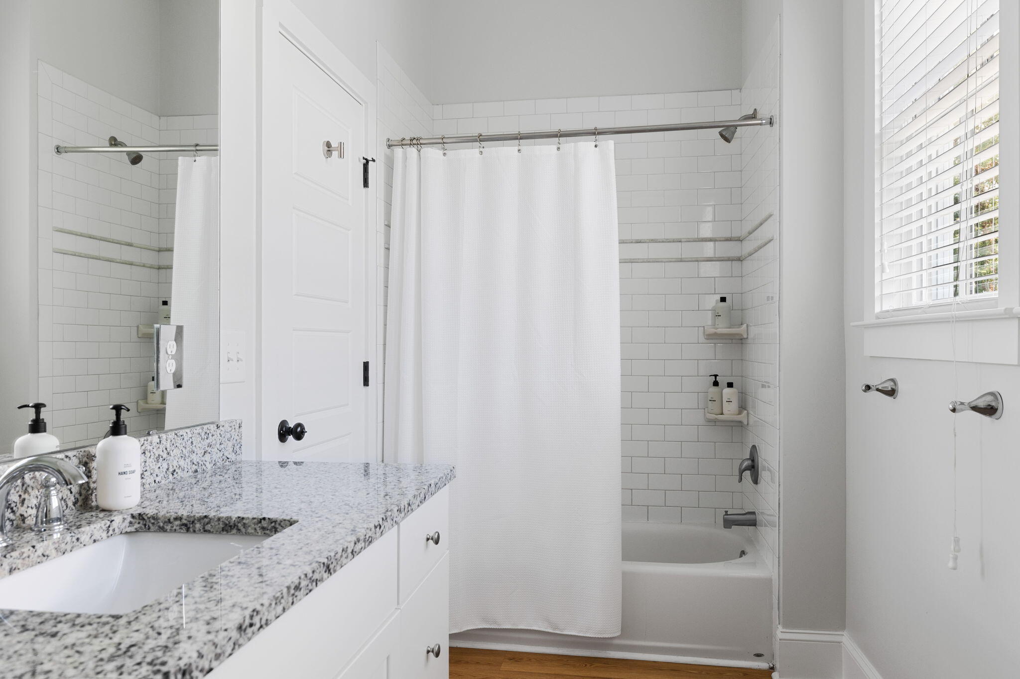 162 Spring Street, Unit E Charleston, SC 29403 - Photo 16 of 26