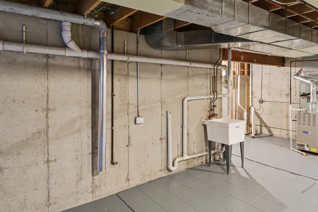 a view of a walk in closet