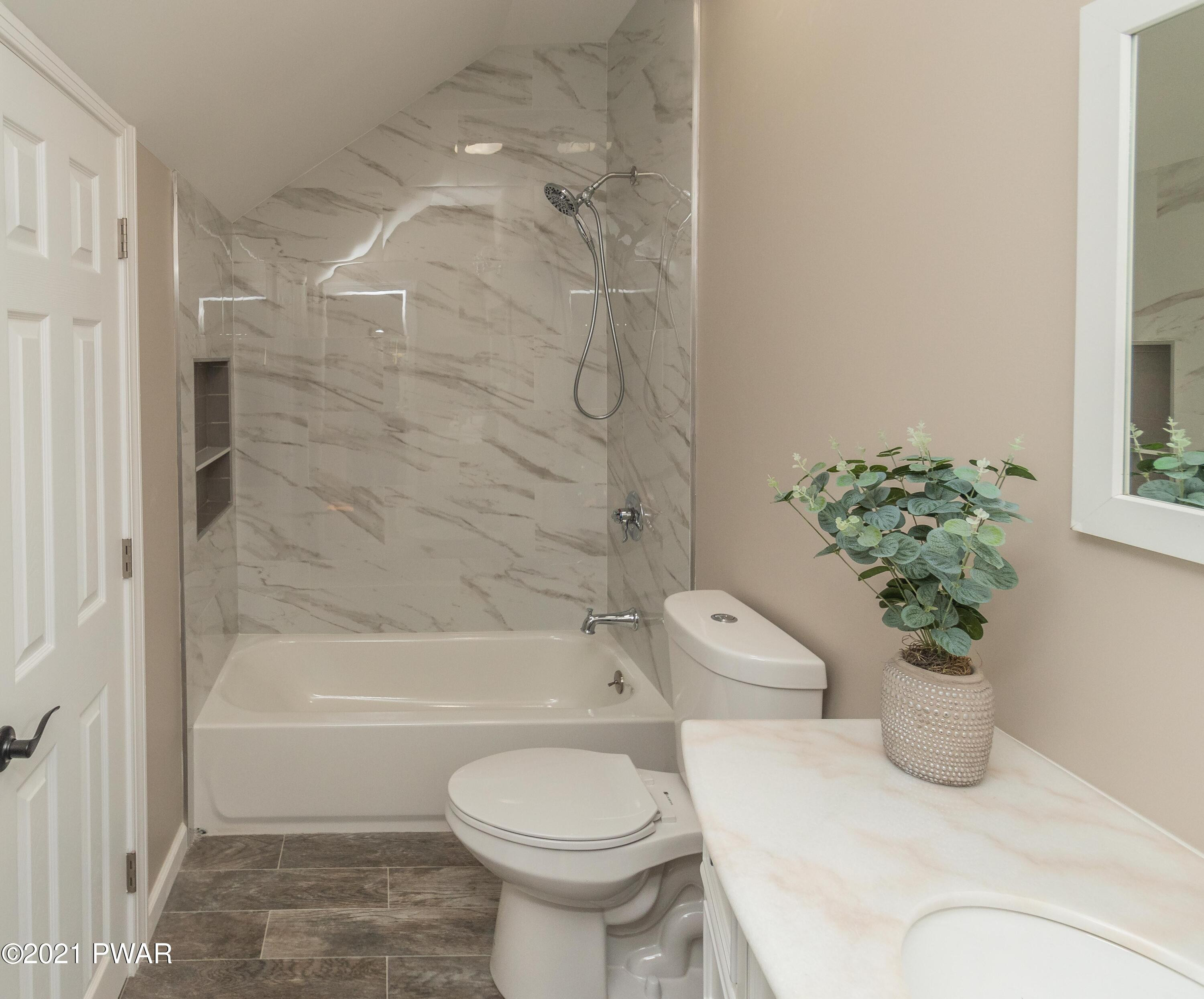 204 Raymondskill Road Milford, PA 18337 - Photo 20 of 25 DSC_0048