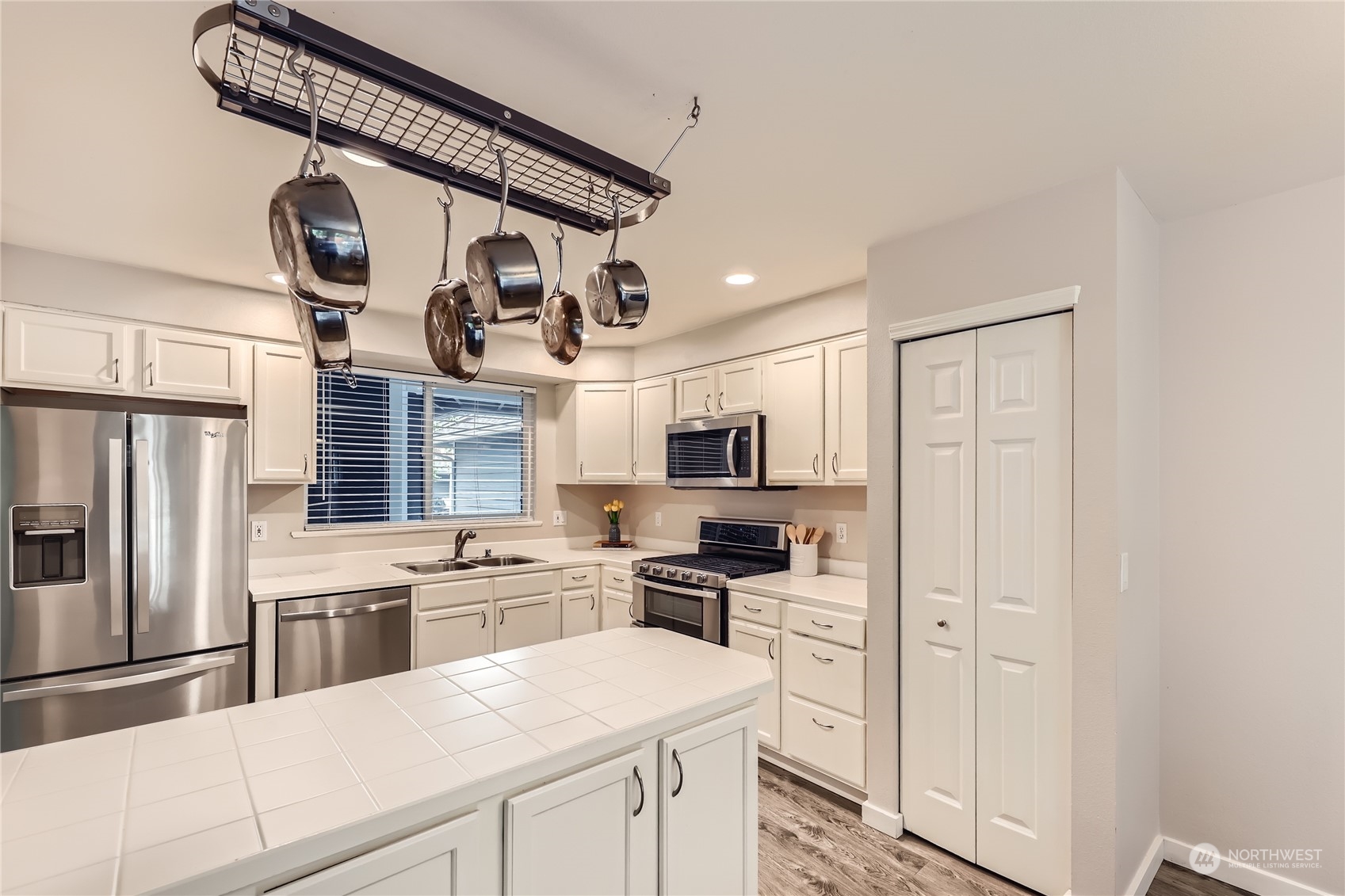 2201 Southeast 192nd, Unit F3 Bothell, WA 98012 - Photo 4 of 15 Gallery Image 4