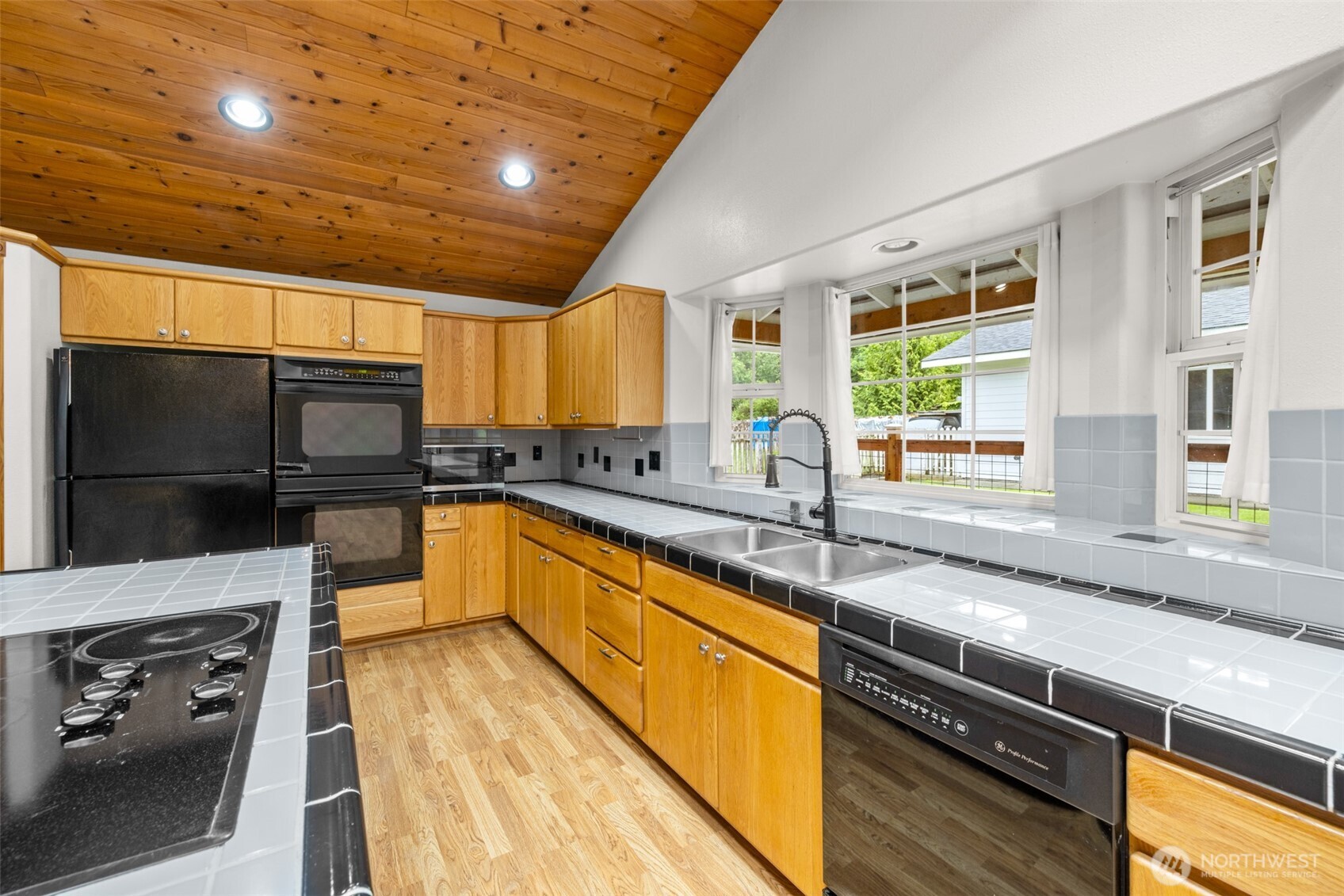 10 Whispering Firs Road Port Angeles, WA 98363 - Photo 14 of 40