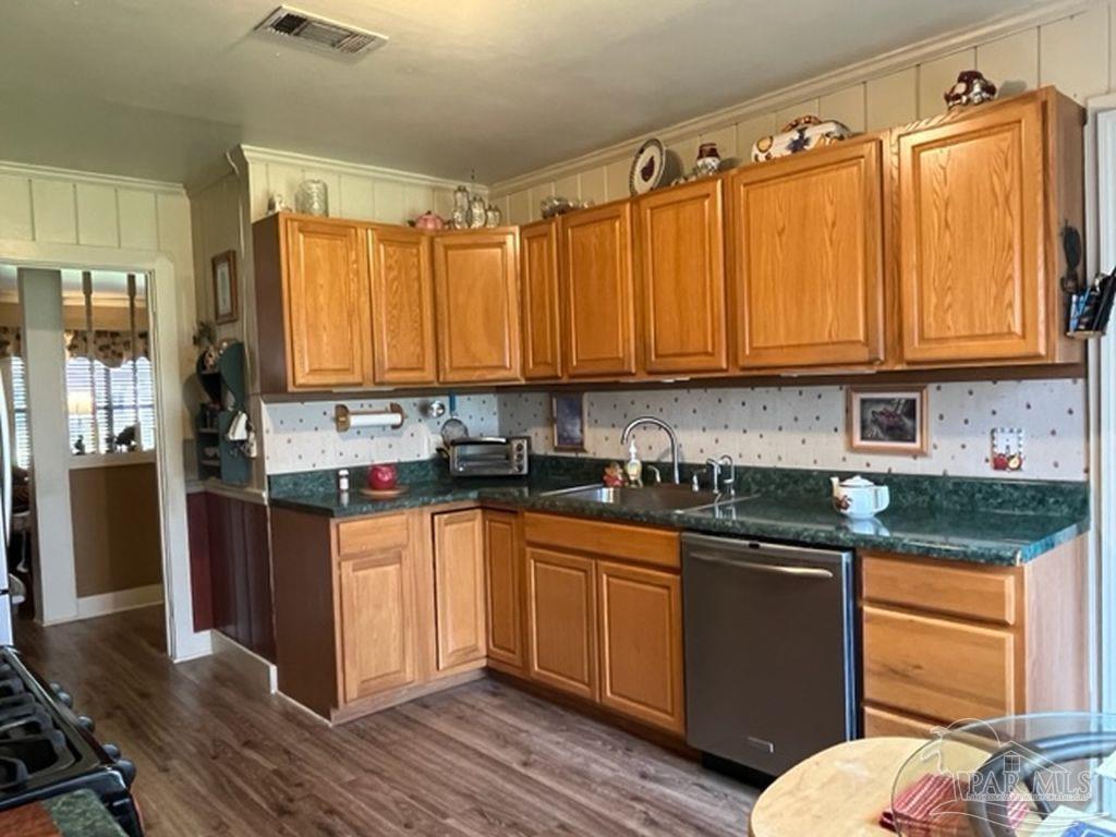 308 Cloverdale Road Atmore, AL 36502 - Photo 9 of 24