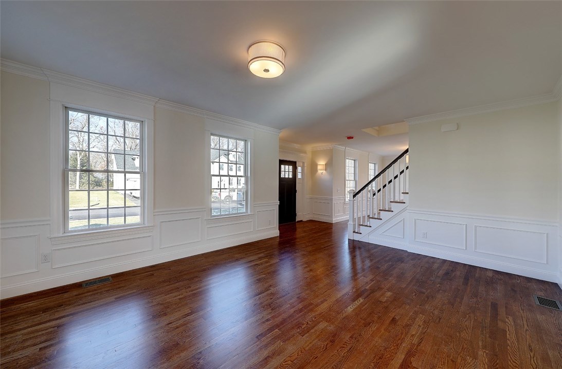 3 Fox Run Road Barrington, RI 02806 - Photo 7 of 39