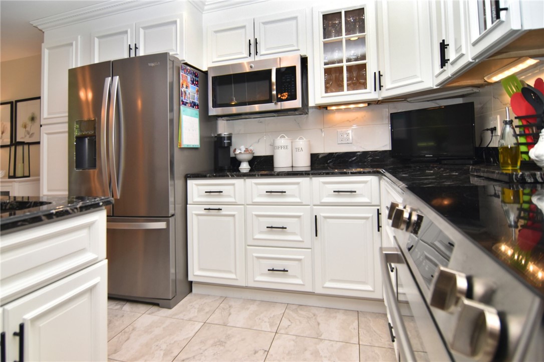 590 Pippin Orchard Road Cranston, RI 02921 - Photo 7 of 49
