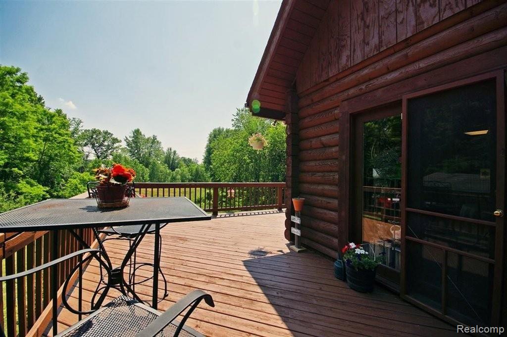 6122 Pingree Road Howell, MI 48843 - Photo 6 of 23 Large deck