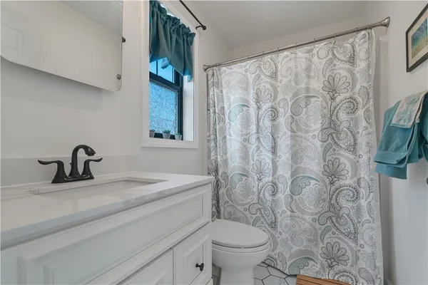 $560,000 | 17 Wuddall Avenue, Warwick, RI 02889