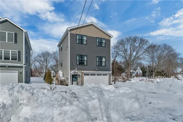 $560,000 | 17 Wuddall Avenue, Warwick, RI 02889