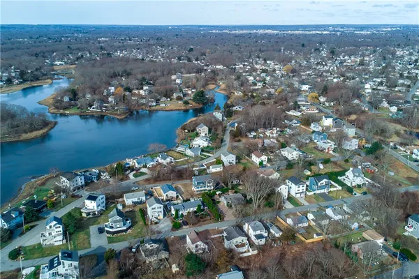 $560,000 | 17 Wuddall Avenue, Warwick, RI 02889