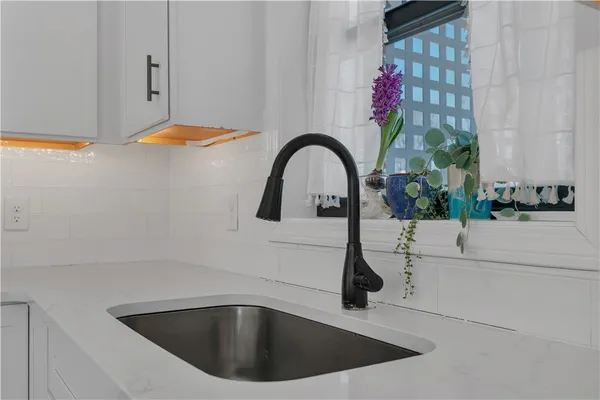 $560,000 | 17 Wuddall Avenue, Warwick, RI 02889