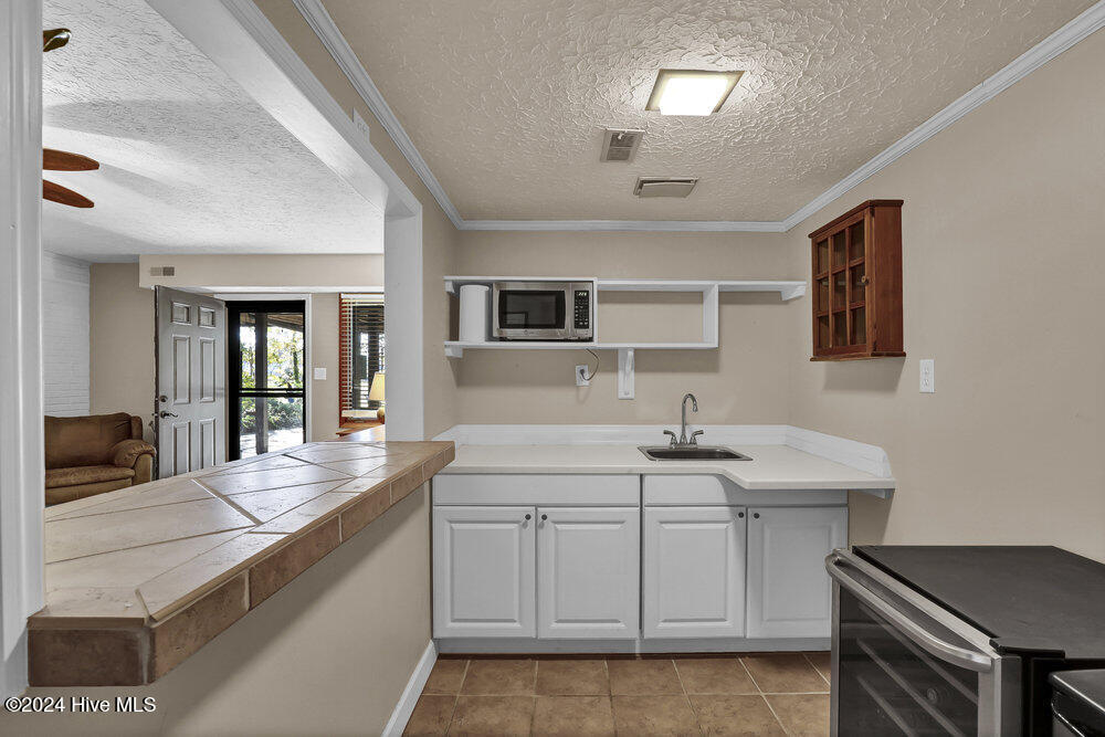 248 Ravenswood Road Hampstead, NC 28443 - Photo 36 of 71 Kitchenette