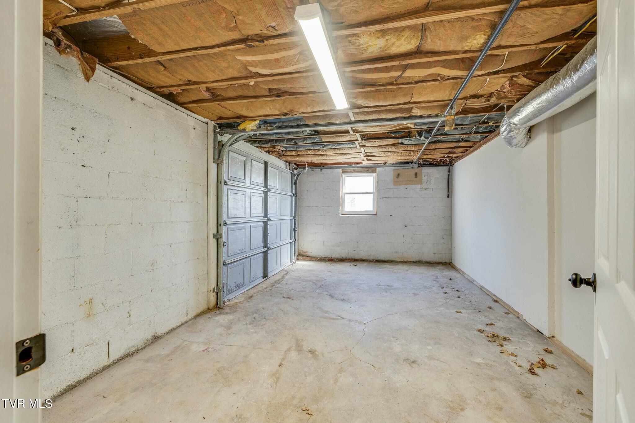 2112 Indian Ridge Road Johnson City, TN 37604 - Photo 24 of 34 tempImageGepK45