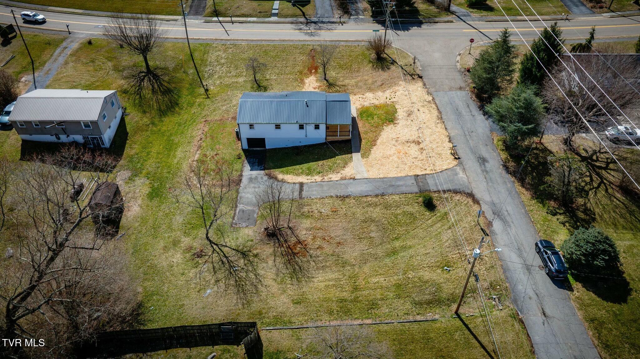 2112 Indian Ridge Road Johnson City, TN 37604 - Photo 30 of 34 tempImagesAOEK9