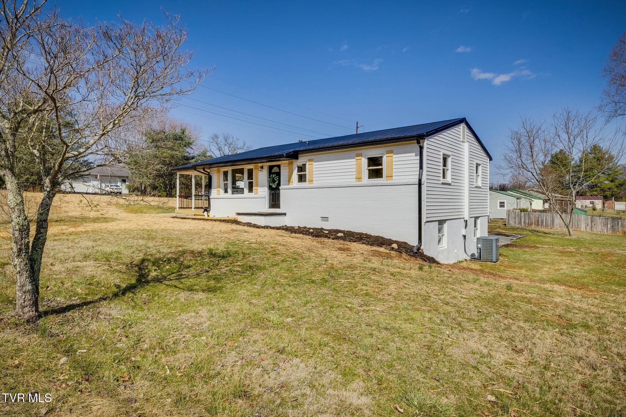 2112 Indian Ridge Road Johnson City, TN 37604 - Photo 3 of 34 tempImagegeKCYI