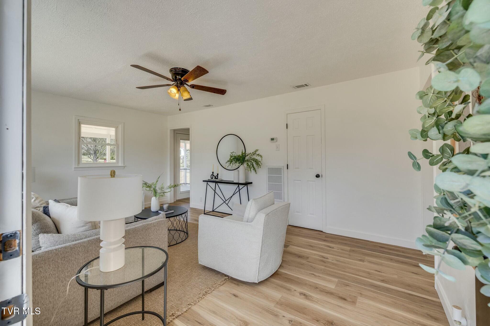 2112 Indian Ridge Road Johnson City, TN 37604 - Photo 6 of 34 tempImage0okSq9