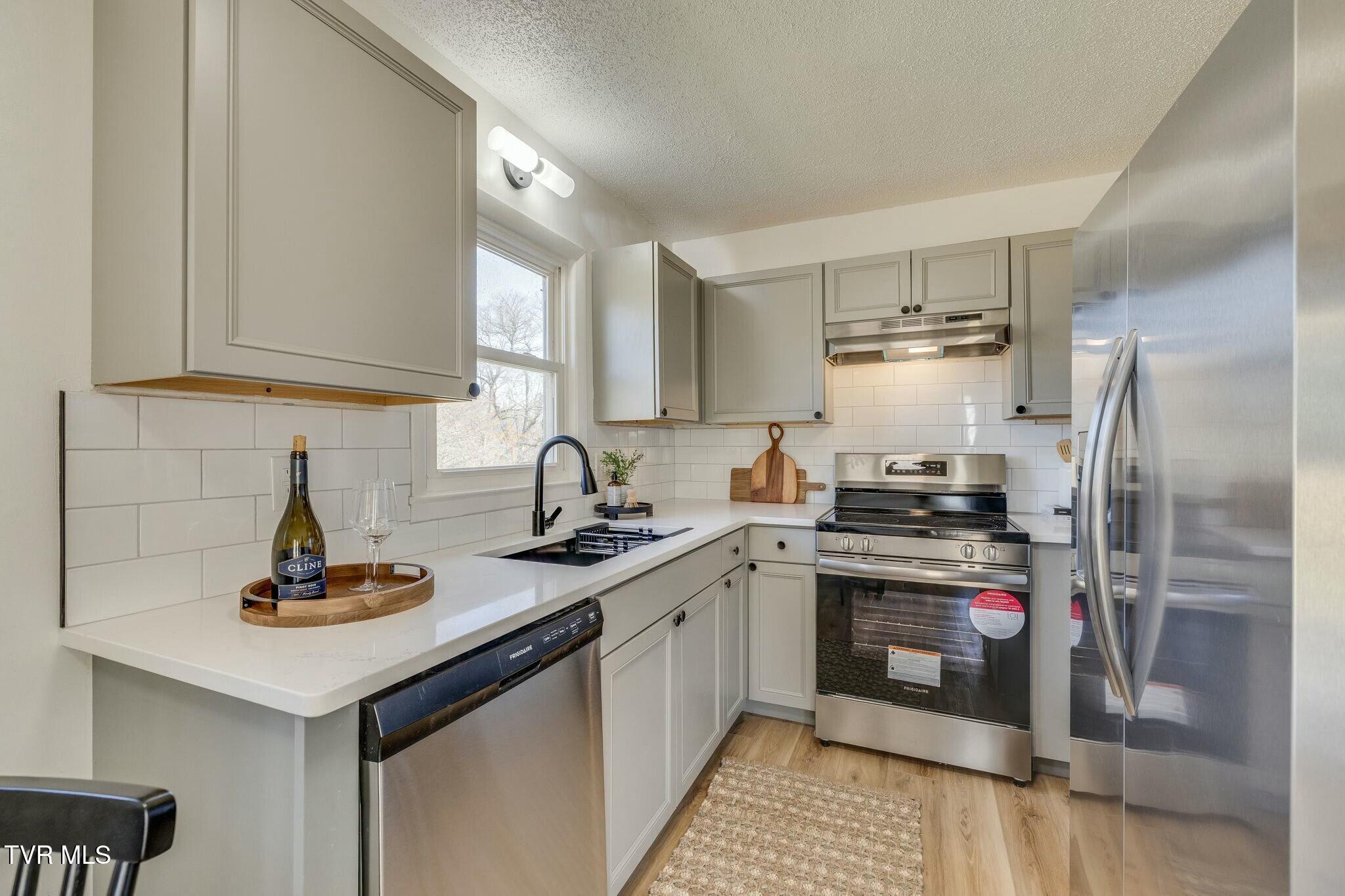 2112 Indian Ridge Road Johnson City, TN 37604 - Photo 10 of 34 tempImageEfhKWw