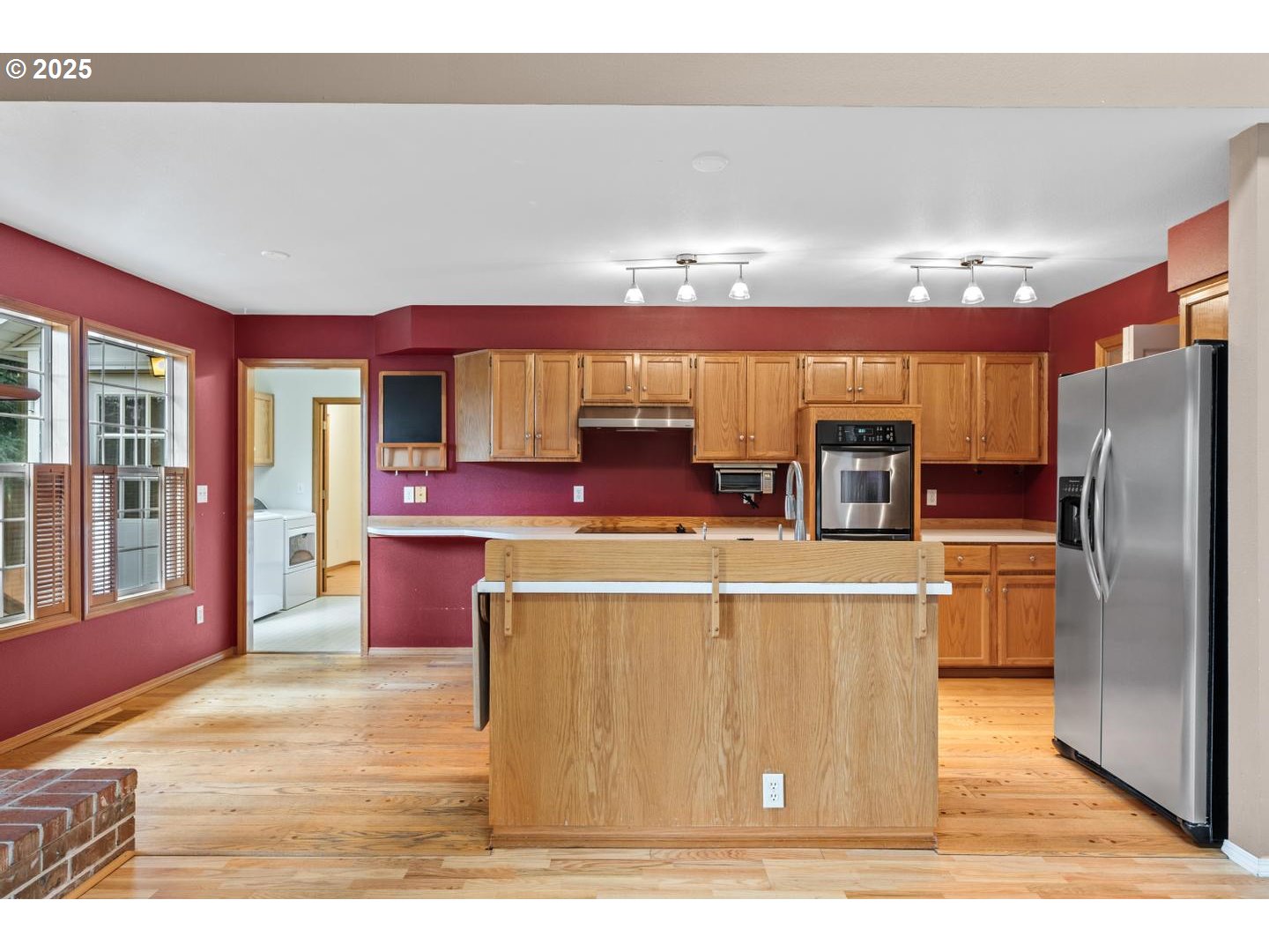 16718 Southwest Hargis Road Beaverton, OR 97007 - Photo 11 of 47 Kitchen