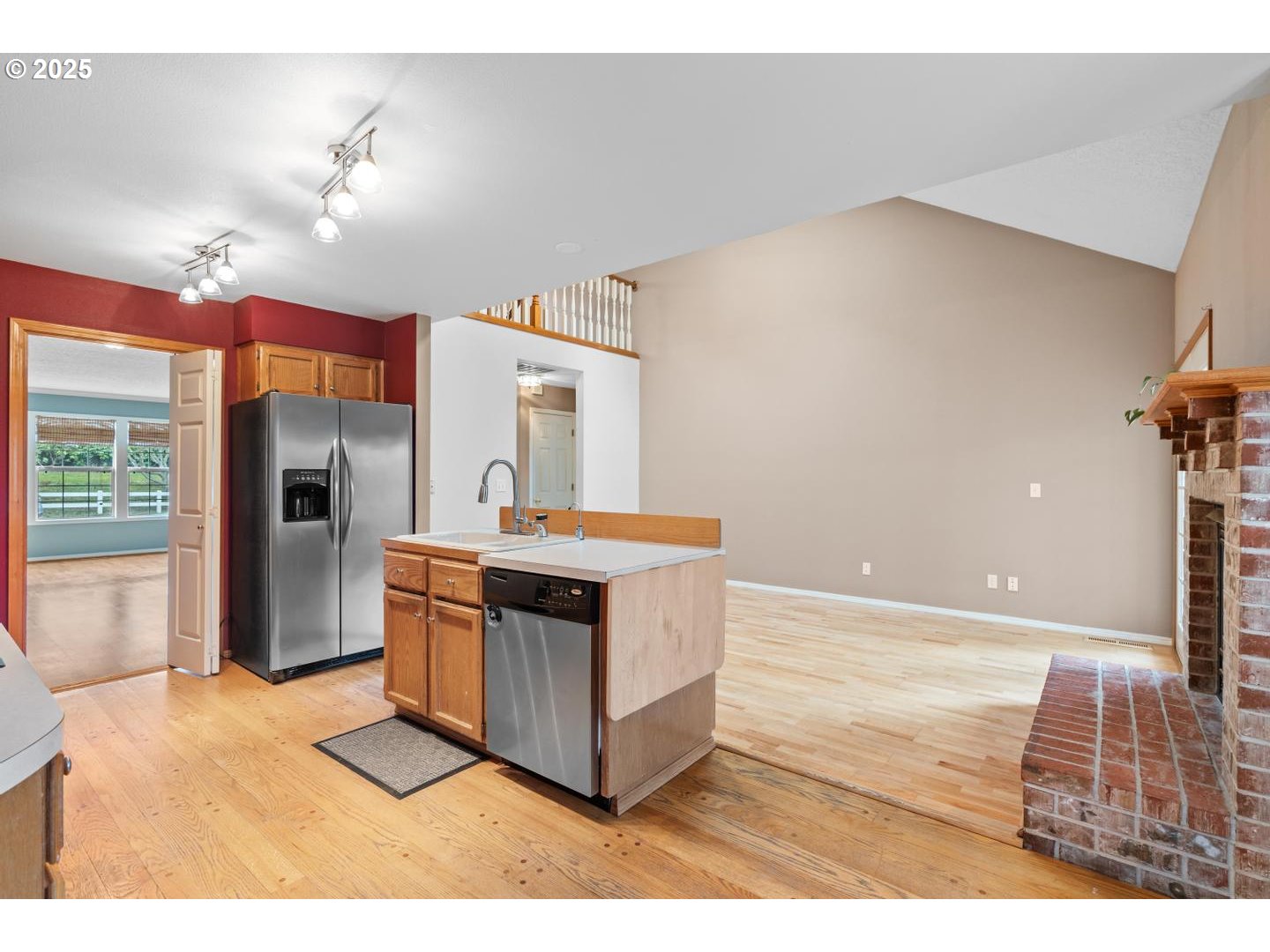 16718 Southwest Hargis Road Beaverton, OR 97007 - Photo 14 of 47 Kitchen/Family Room
