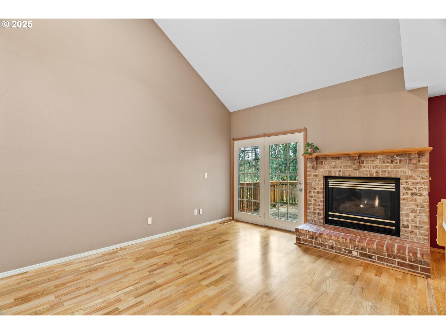 16718 Southwest Hargis Road Beaverton, OR 97007 - Photo 16 of 47 Family Room